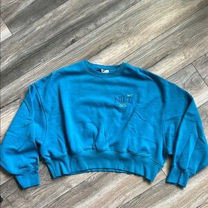 Nike Oversized Boxy Crew-Neck Sweatshirt